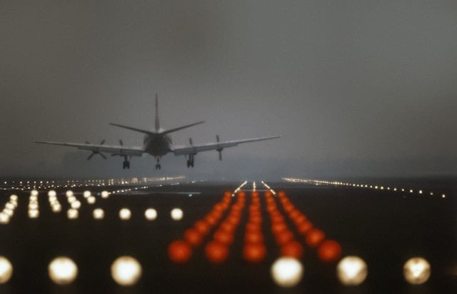 Charlotte Douglas International Airport Skips Runway Status Lights